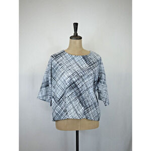 NWT Ever Sassy #300 White w/Black Print Crinkle Woven Top #0224 XS